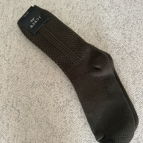 J.Crew textured trouser socks in olive green - Picture 2 of 4